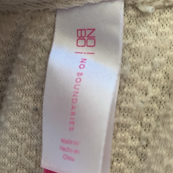 Warm, and cuddly, Sherpa top, with neck zipper, large front 2 sided pocket - Picture 4 of 5